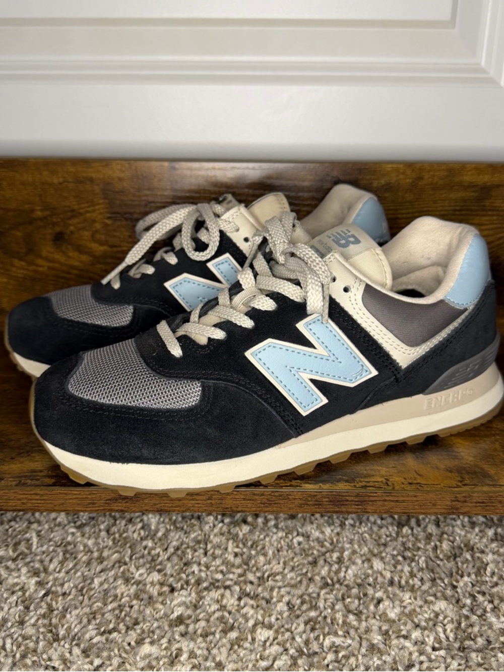 New Balance | Women’s 574v2 Sneakers - Picture 2 of 9